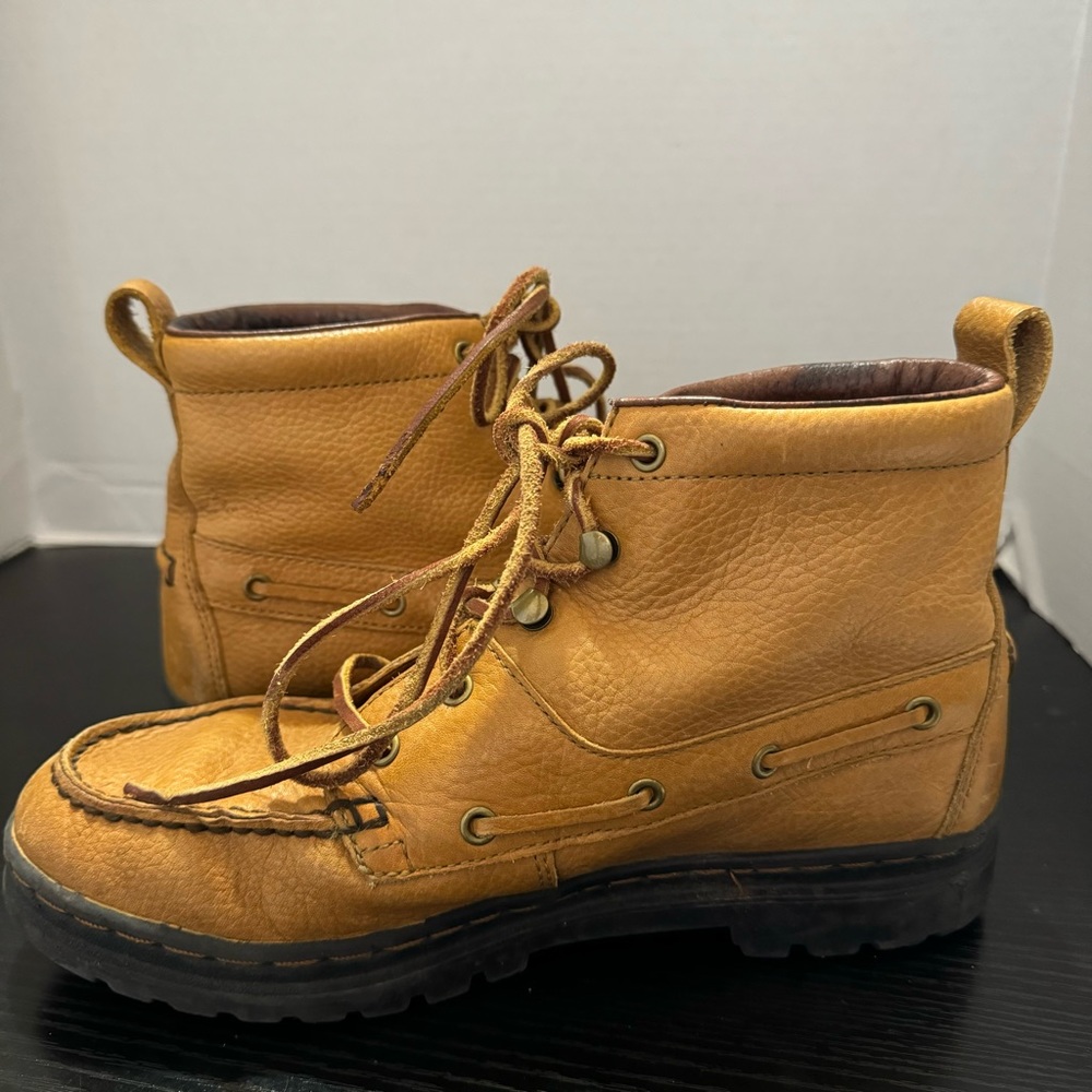 Justin Boots Tan Leather chukkah Boots